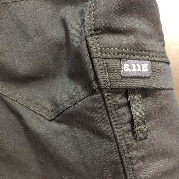 5.11 Tactical Dark Navy Blue Shorts - Size 28 - Picture 5 of 14